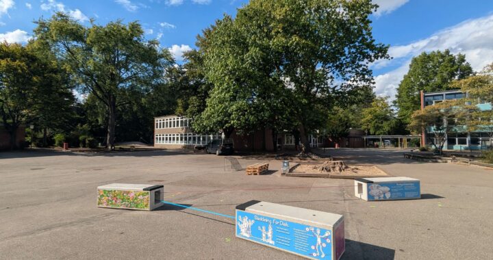 Pausenhof der Adolf-Schönfelder-Schule in der Brucknerstraße